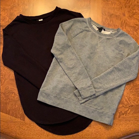 H&M Tops - H&M set of 2 sweatshirts size XS